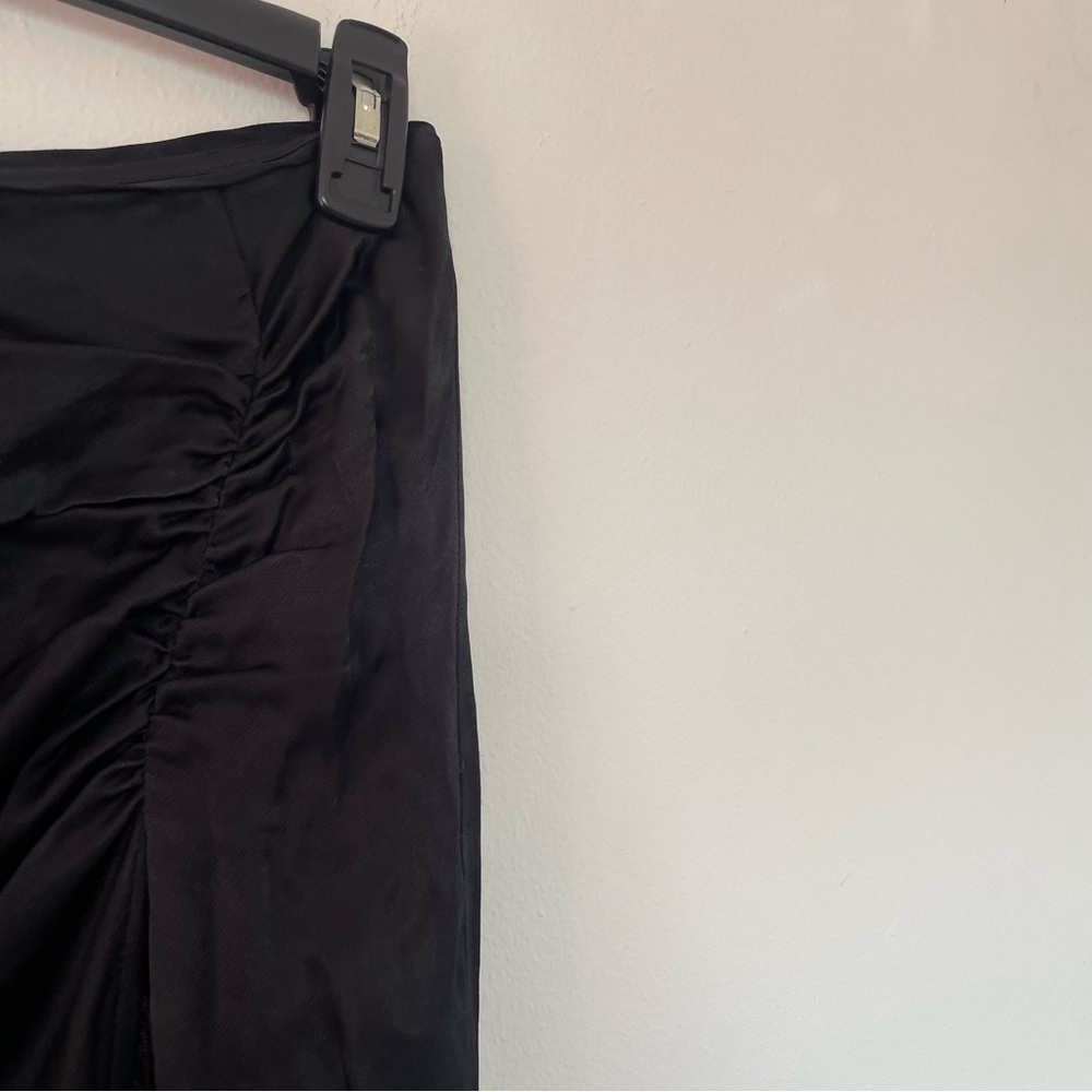 Anthropologie Women’s Long Black Asymmetrical Fringe Satin Split Skirt Size 6 - Picture 9 of 12
